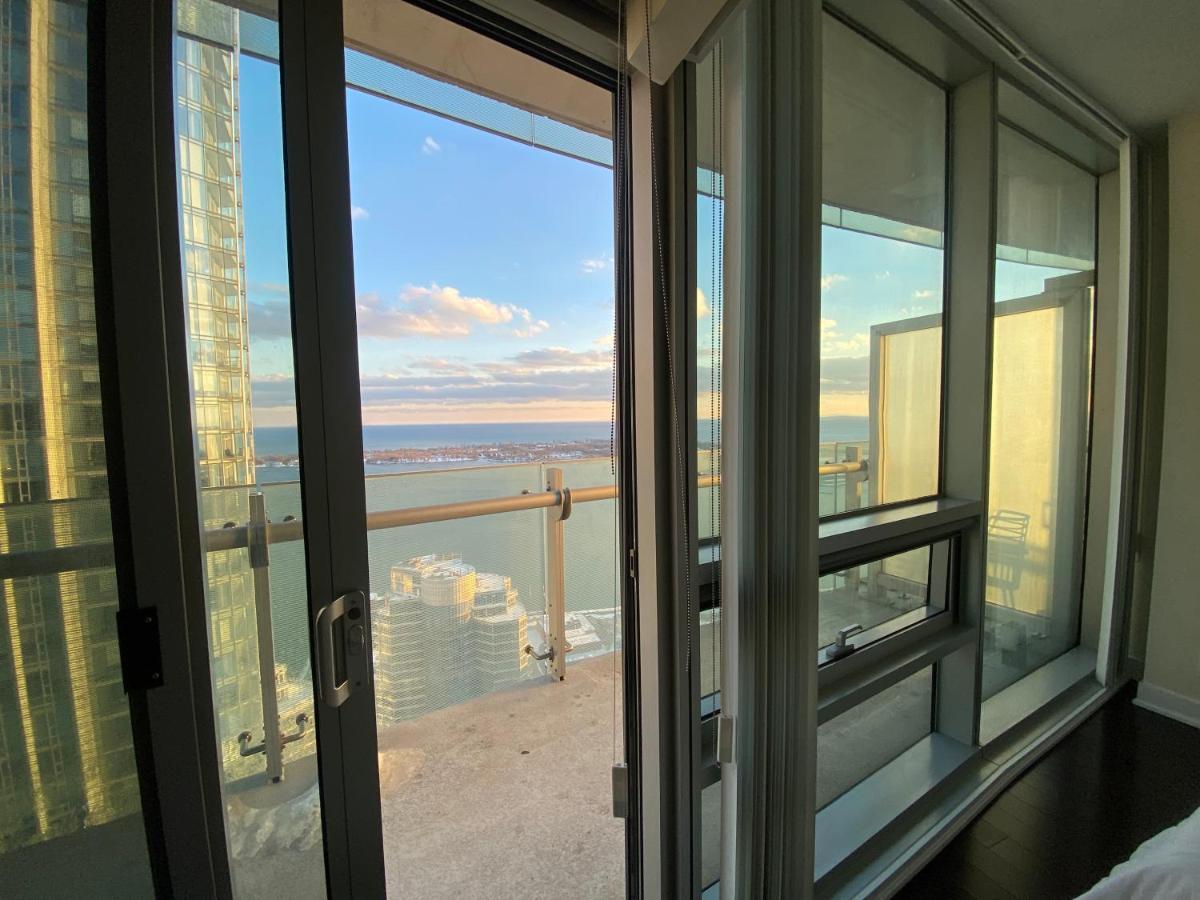 Cozy 2 Bedroom Free Parking Downtown 1min Scotiabank Arena Tff Cn Tower Rogers Centre Union Station *