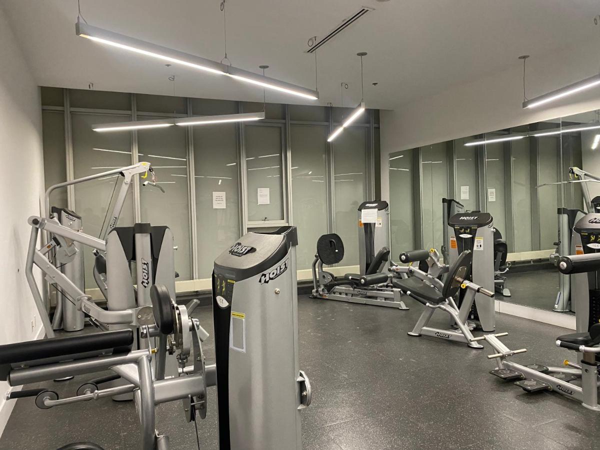Cozy 2 Bedroom Free Parking Downtown 1min Scotiabank Arena Tff Cn Tower Rogers Centre Union Station *