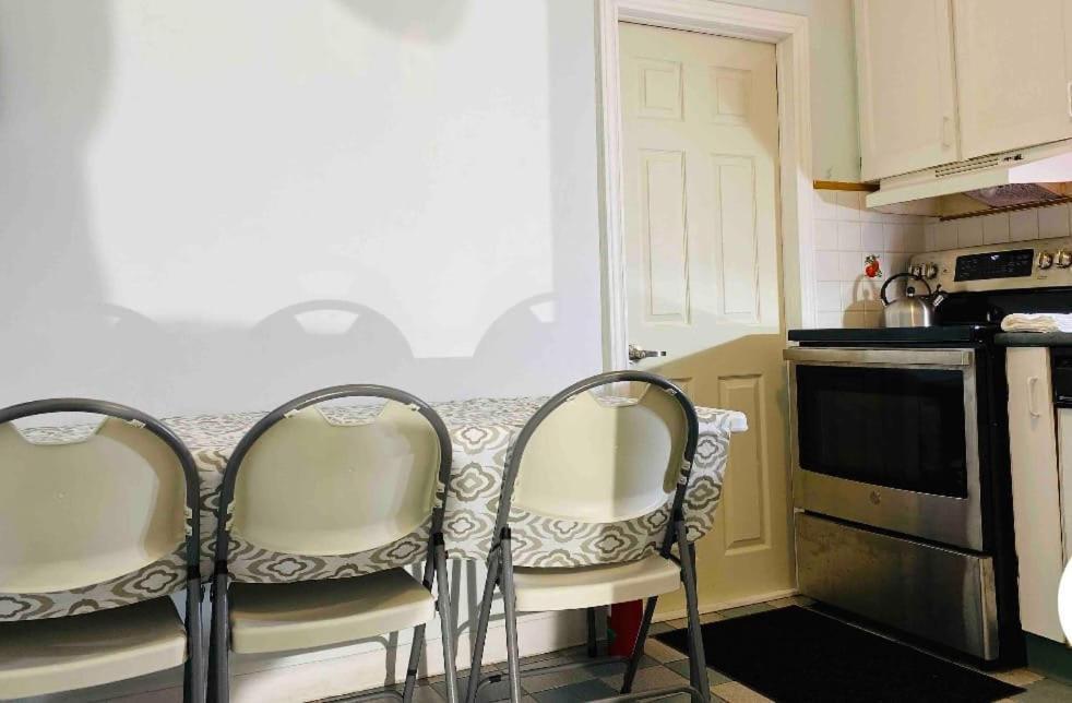 Lovely Ii Space Share A East York Canada Apartment Toronto