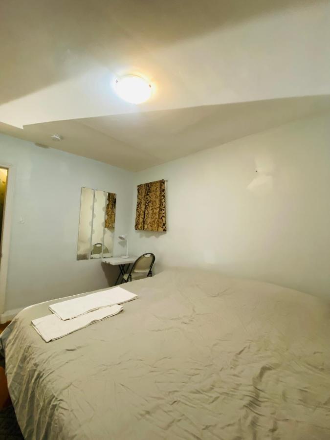 Luxury Iv East York Space Share Canada Toronto