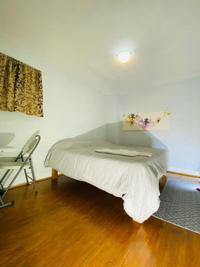 Luxury Iv East York Space Share Canada Homestay *