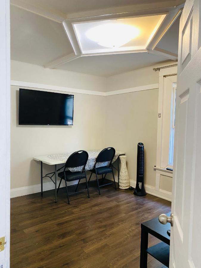 Luxury Iv East York Space Share Canada Homestay