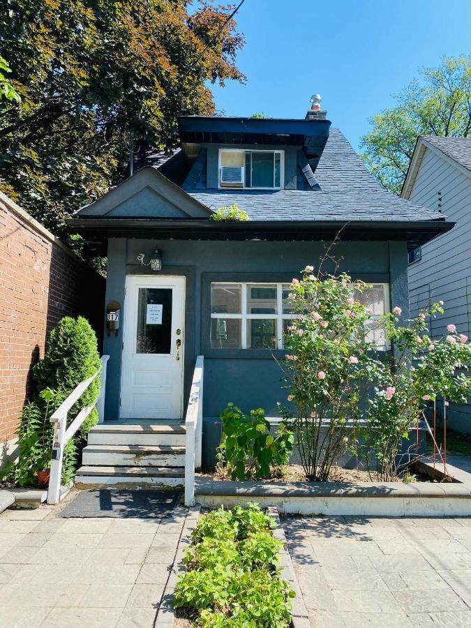 Homestay Luxury Iv East York Space Share Canada