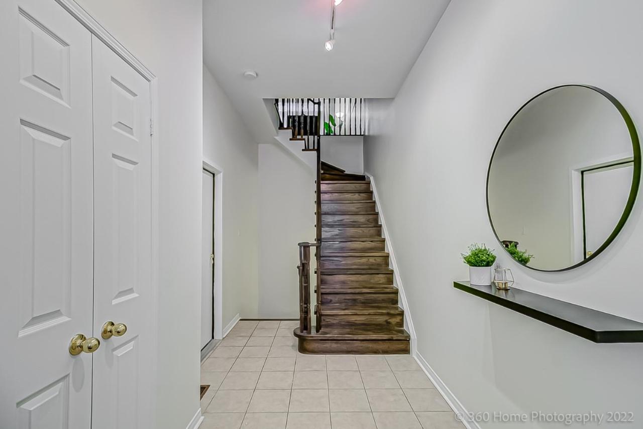 Urban Retreat - Modern 4br Townhouse Apartment *