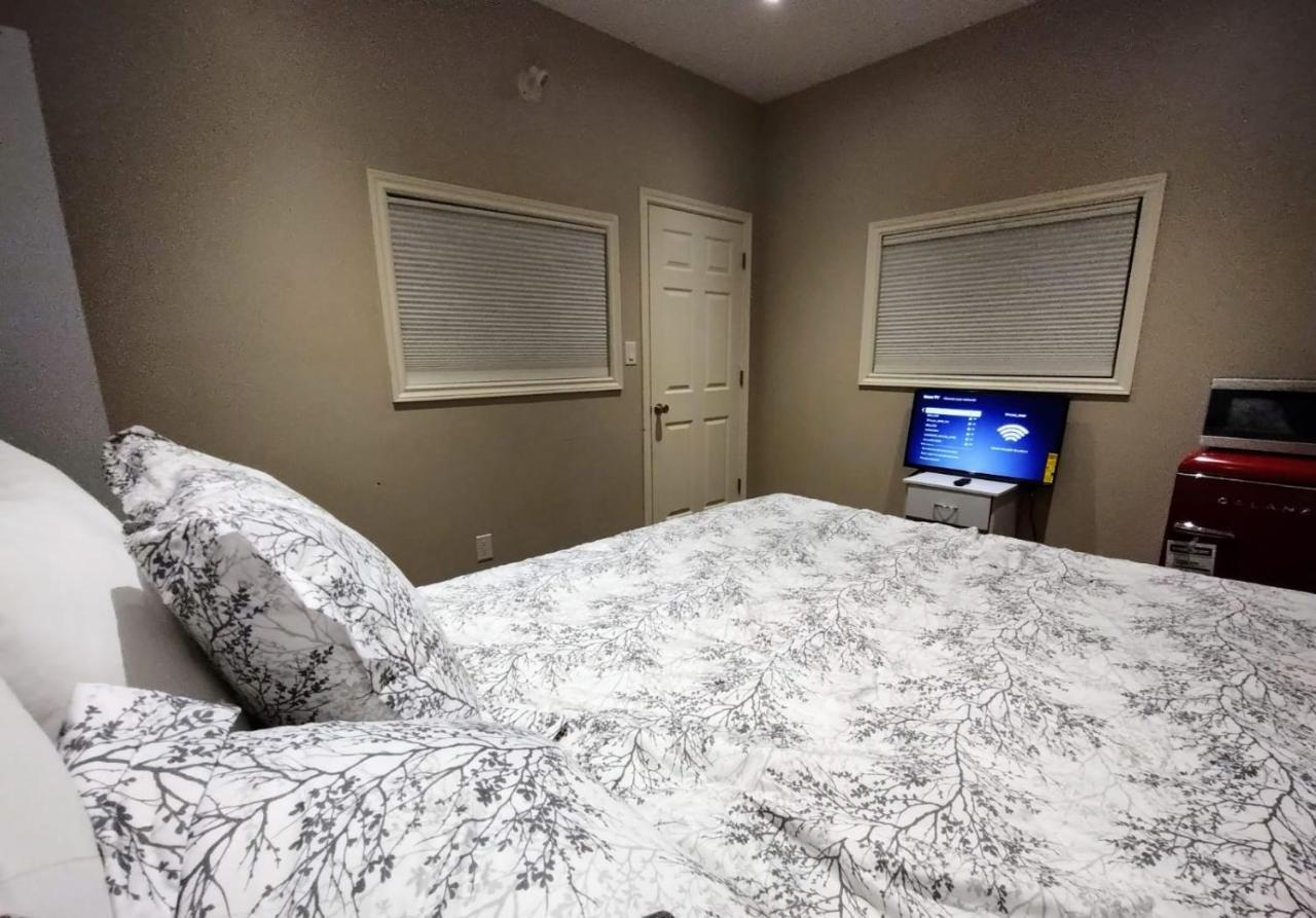 Homestay Amueblada En Eglinton