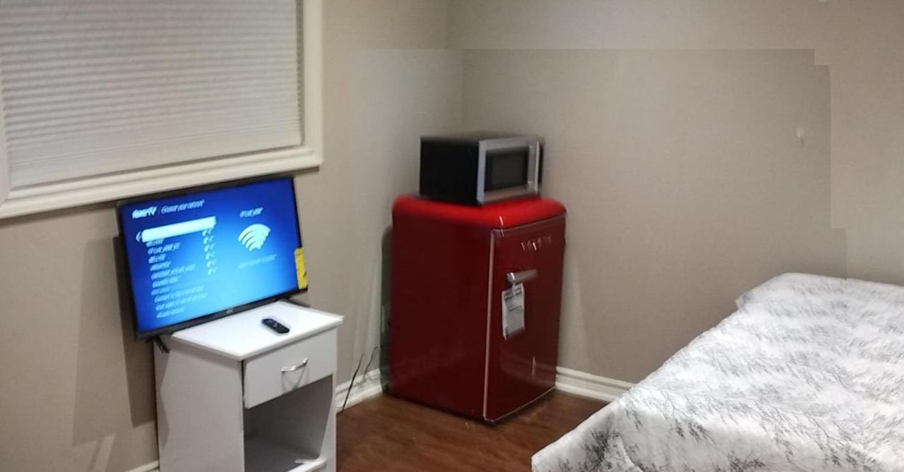 Amueblada En Eglinton Homestay