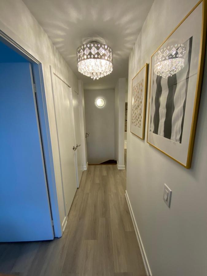 Chic 2 Bedroom 2.5 Bath Downtown Apartment