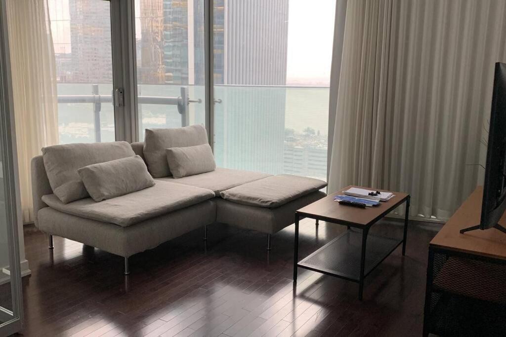 Apartment Modern, Spacious And Sleek *