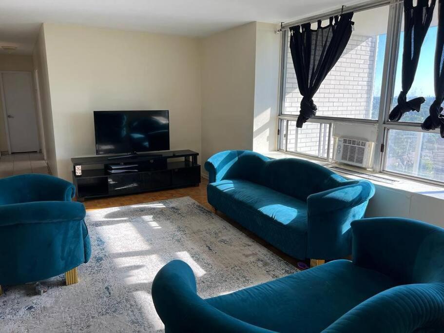 Cozy And Lovely 2 Bed * Toronto