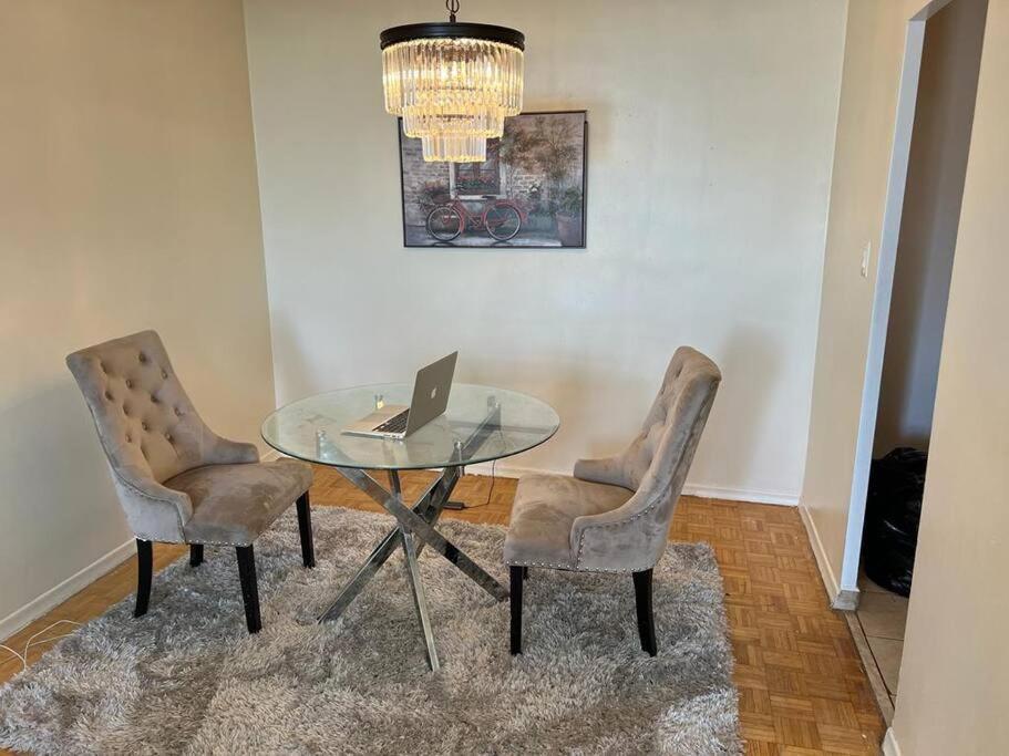 Cozy And Lovely 2 Bed Apartment *