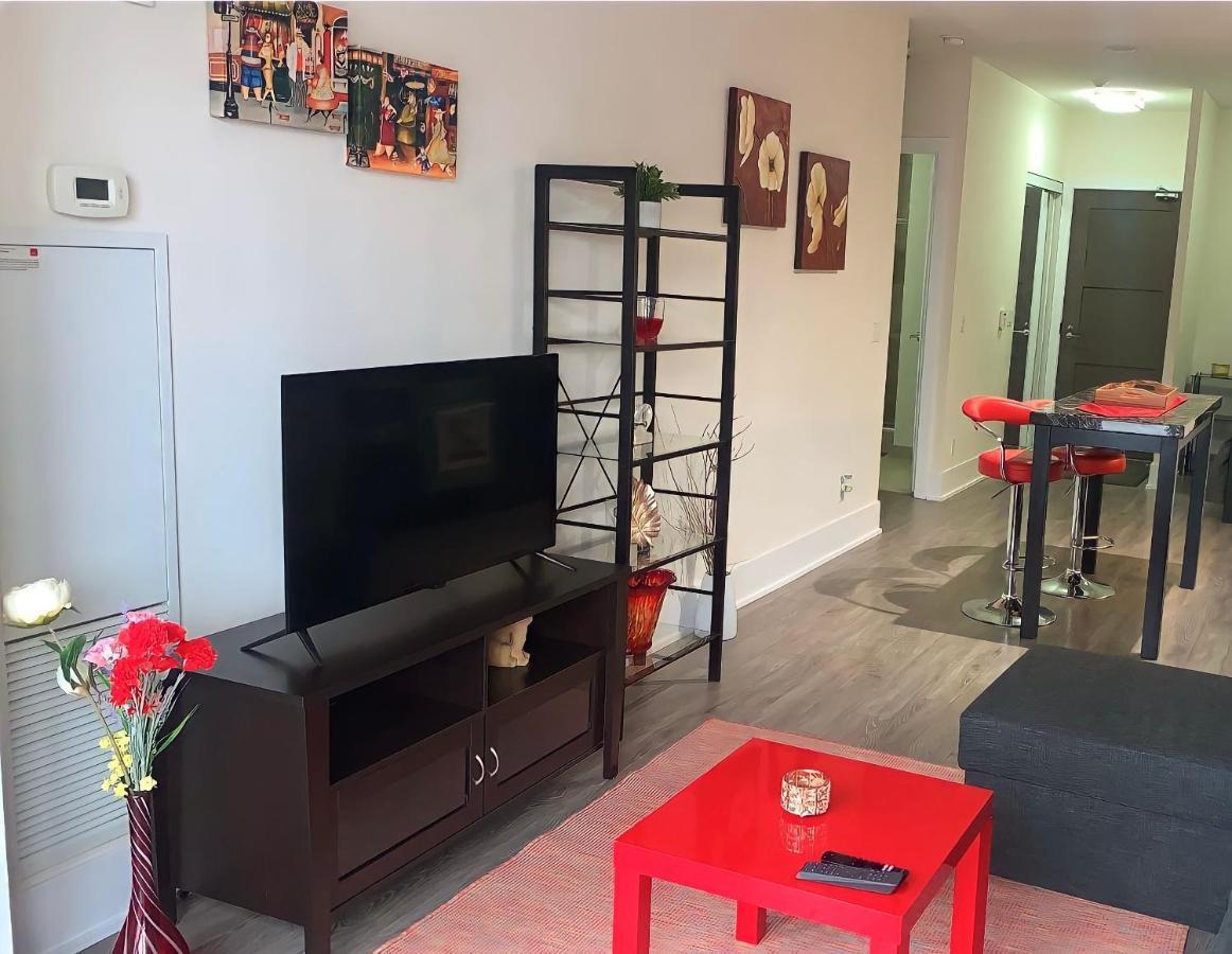 Executive 2 Beds With Lakeview Cn Tower Rogers Centre Toronto Island Entertainment District Apartment