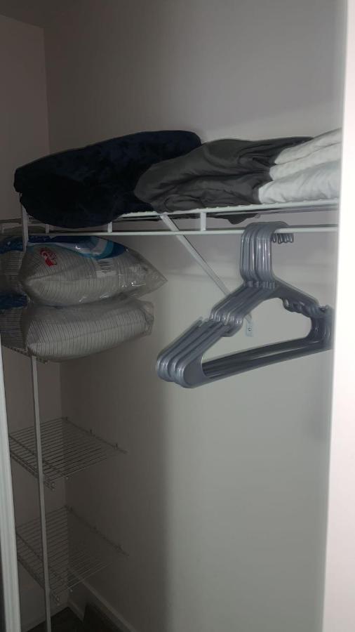 Executive 2 Beds With Lakeview Cn Tower Rogers Centre Toronto Island Entertainment District Apartment Toronto