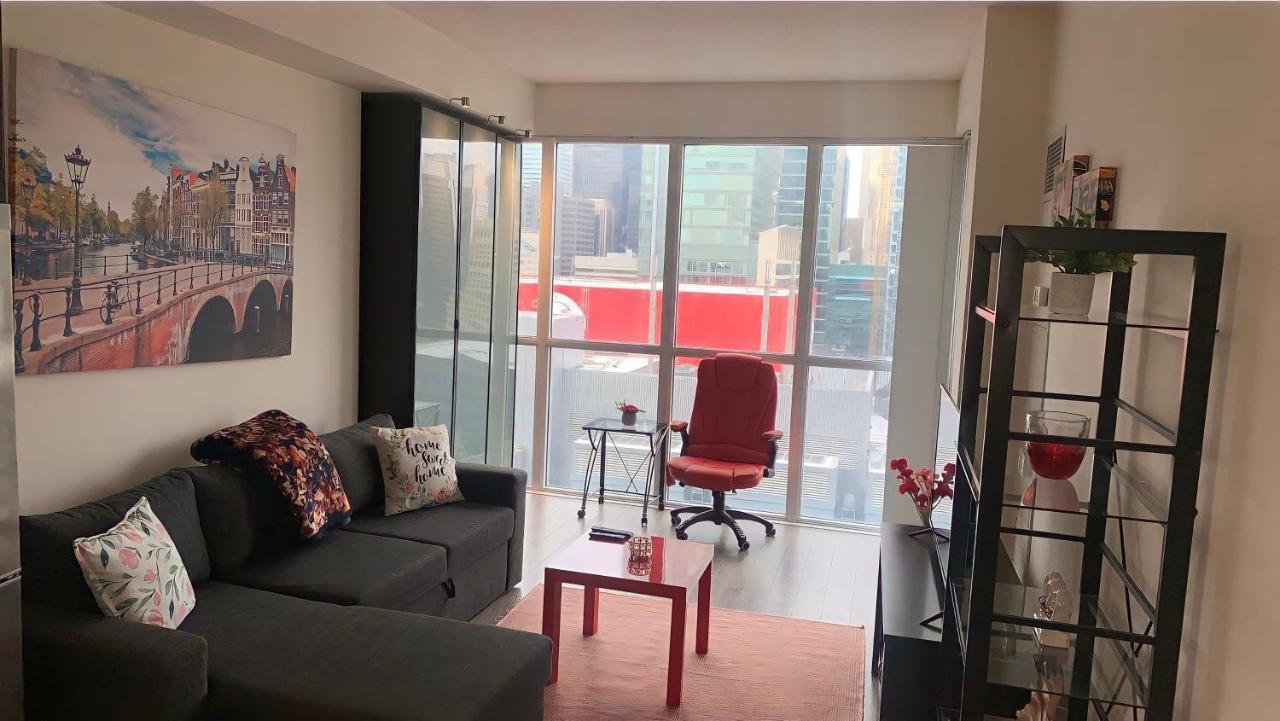 Executive 2 Beds With Lakeview Cn Tower Rogers Centre Toronto Island Entertainment District Apartment
