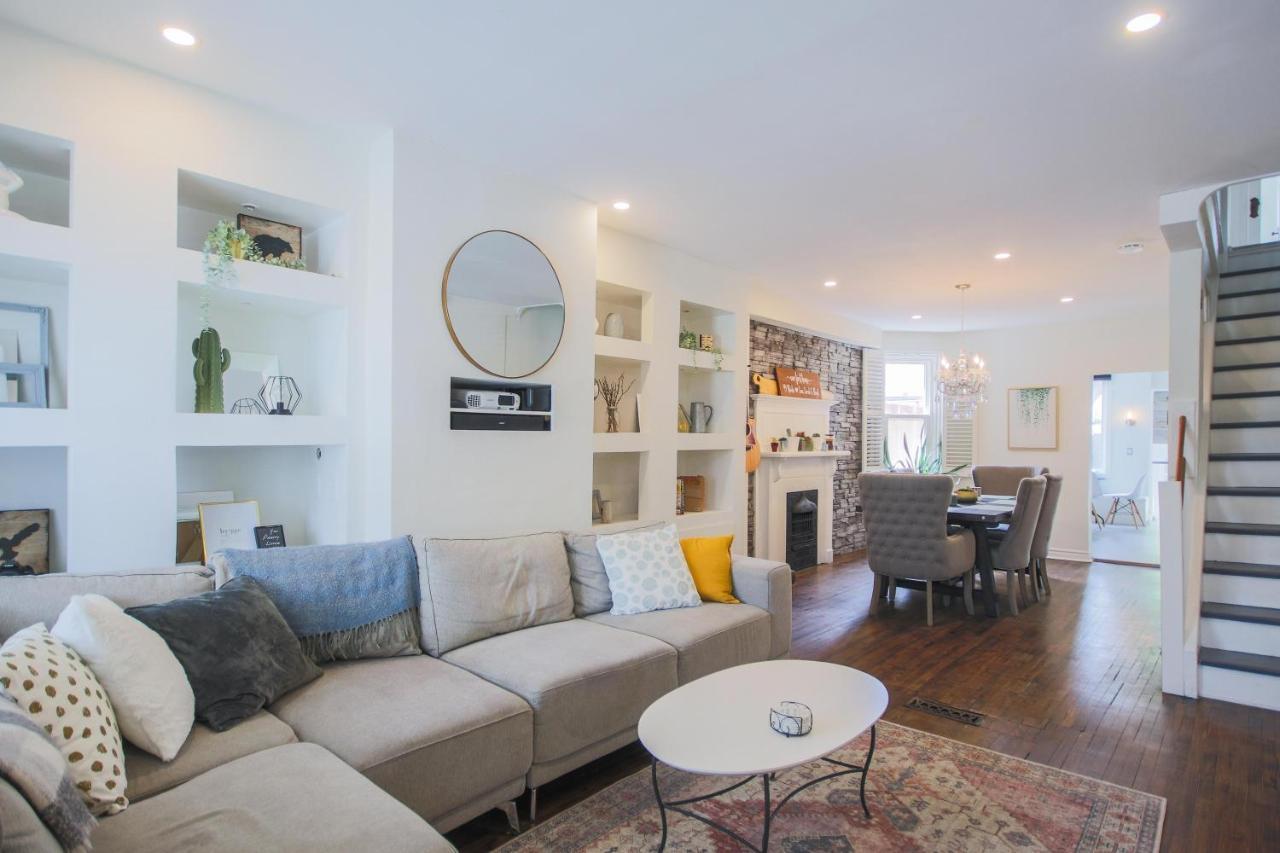 Comfy And Cozy Leslieville Apartment