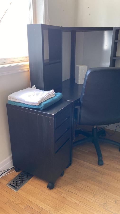 Private 5 Min Finch West Subway - York Guest house *