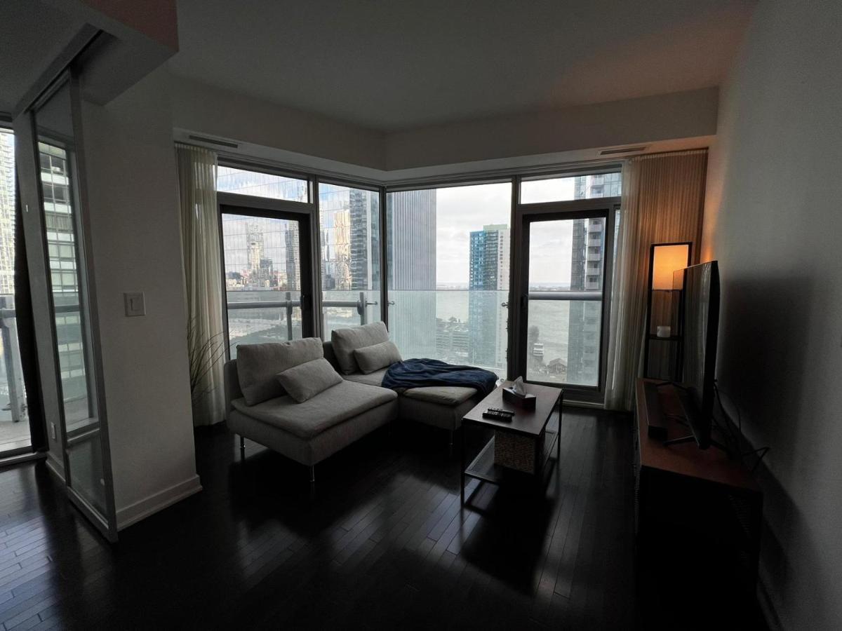 Apartment Modern, Spacious And Sleek