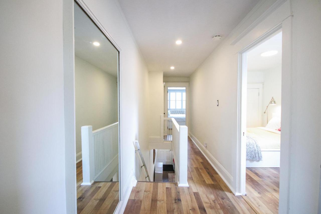Comfy And Cozy Leslieville Apartment *