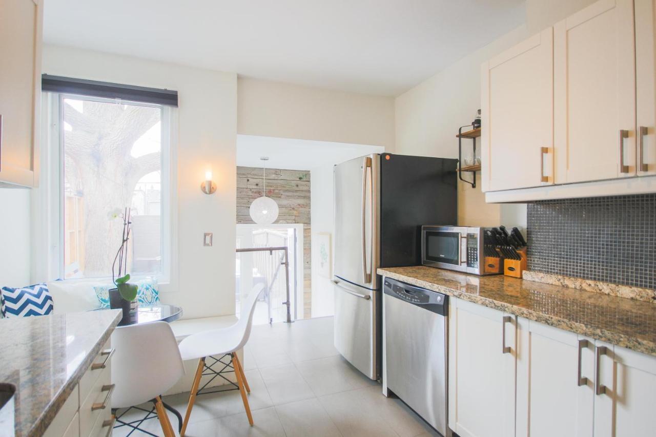 Comfy And Cozy Leslieville Toronto