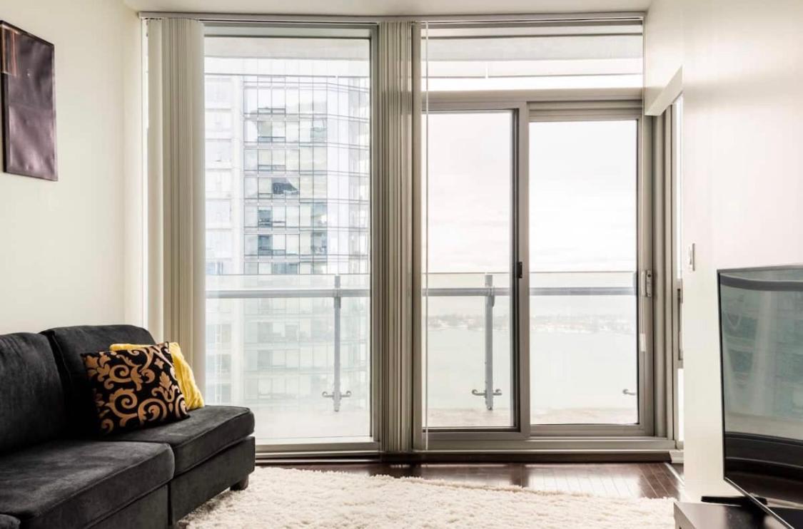 Cozy 2 Bedroom Free Parking Downtown 1min Scotiabank Arena Tff Cn Tower Rogers Centre Union Station Toronto