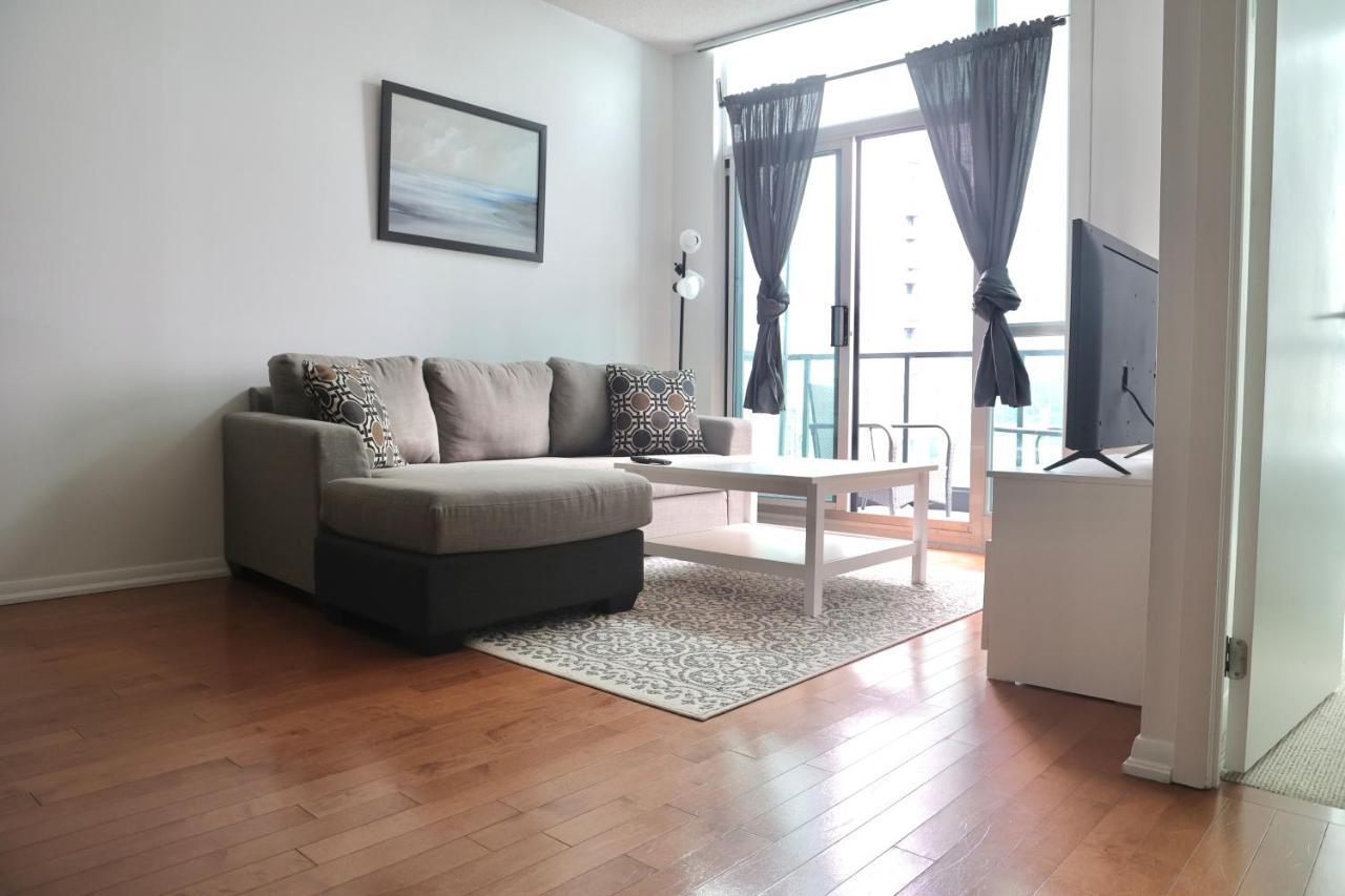 Penthouse With Stunning Views * Toronto