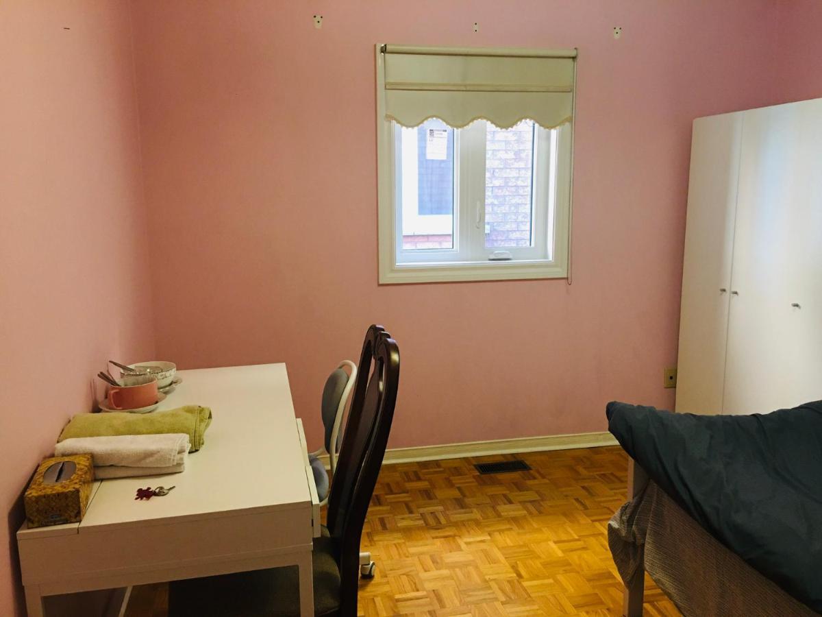 Spacious, Cozy And Neat Private Near Utsc Homestay