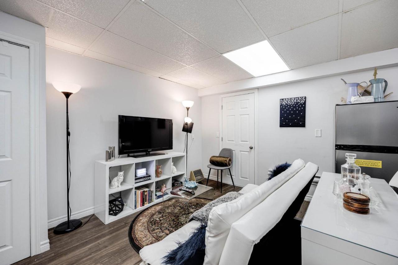 Bright Parkdale Court - Little Portugal W/ Free Parking *