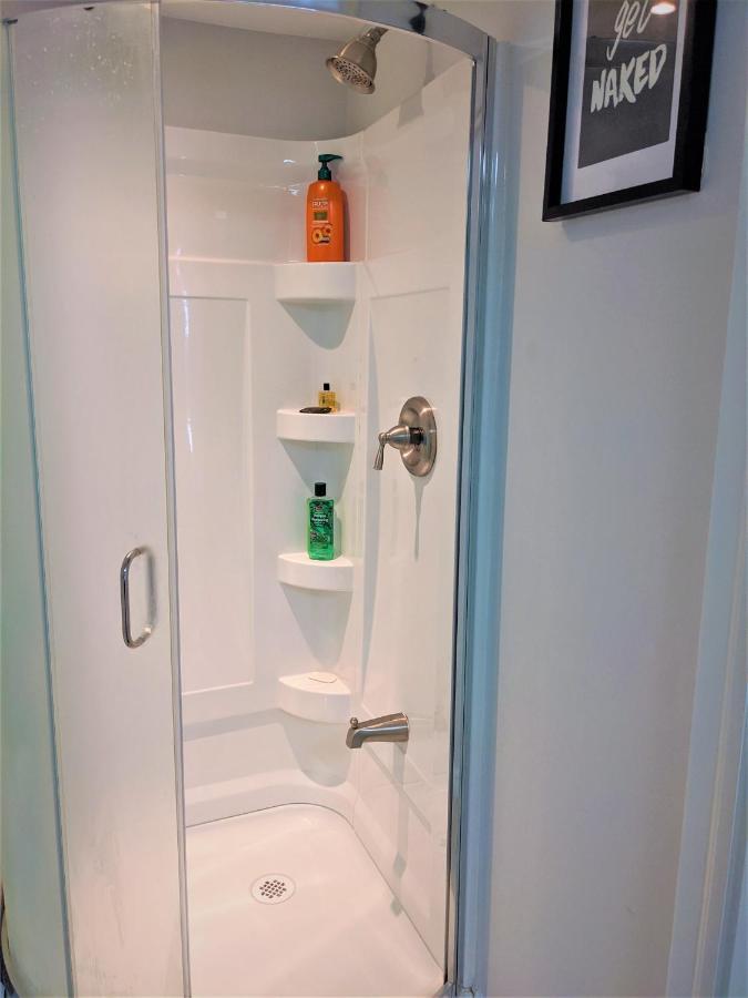 Apartment Bright Parkdale Court - Little Portugal W/ Free Parking