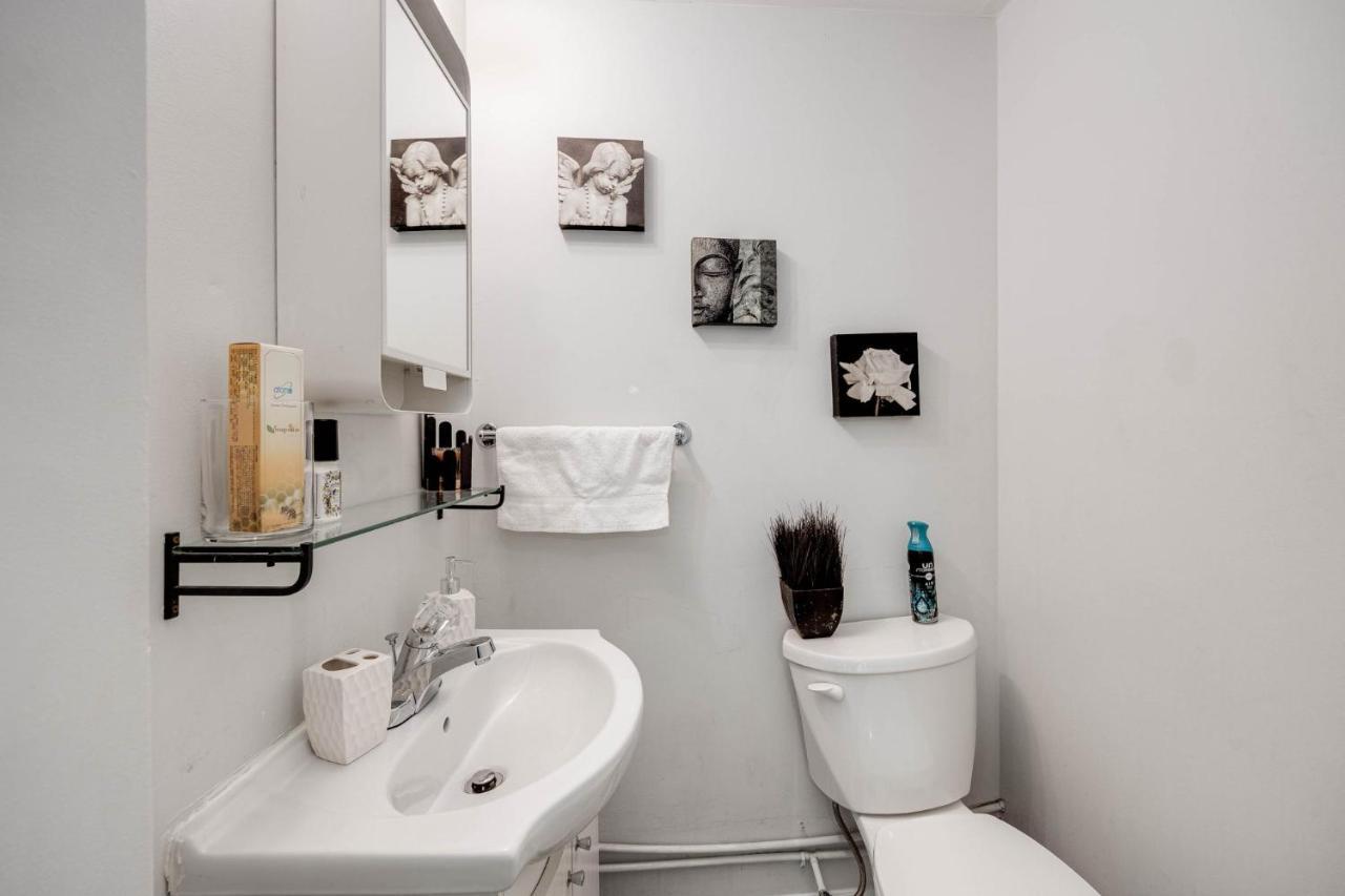 Apartment Bright Parkdale Court - Little Portugal W/ Free Parking *