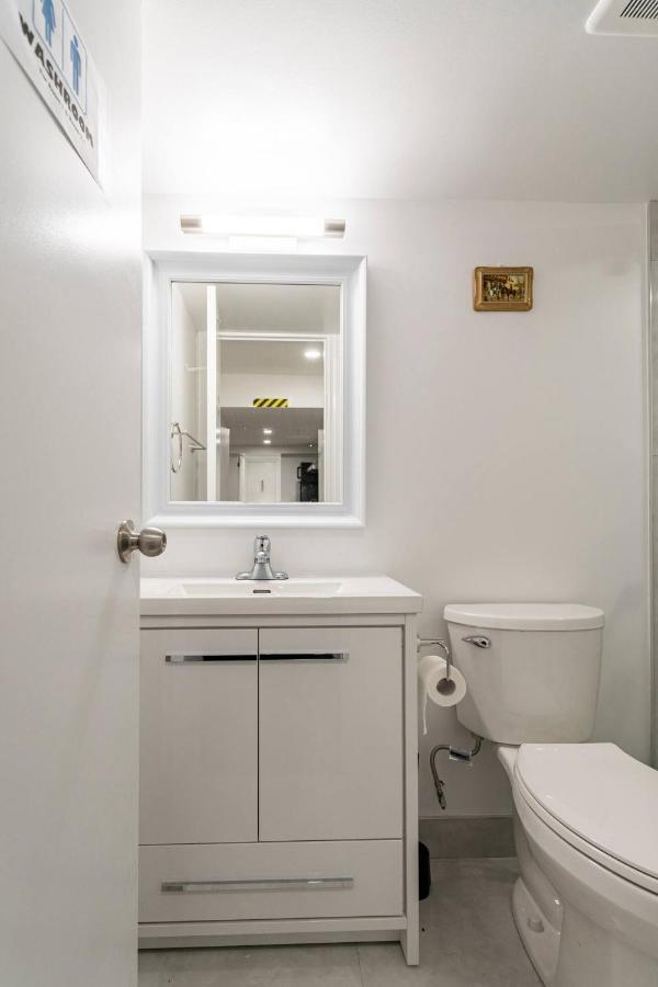 Simple & Tidy Private Guest house Toronto