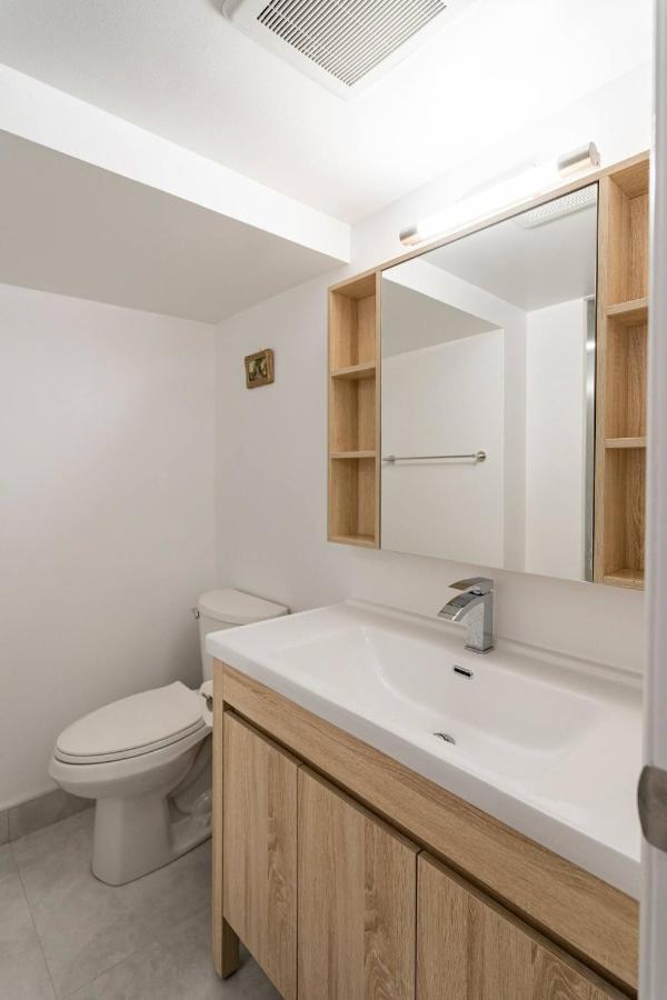 Guest house Simple & Tidy Private Toronto