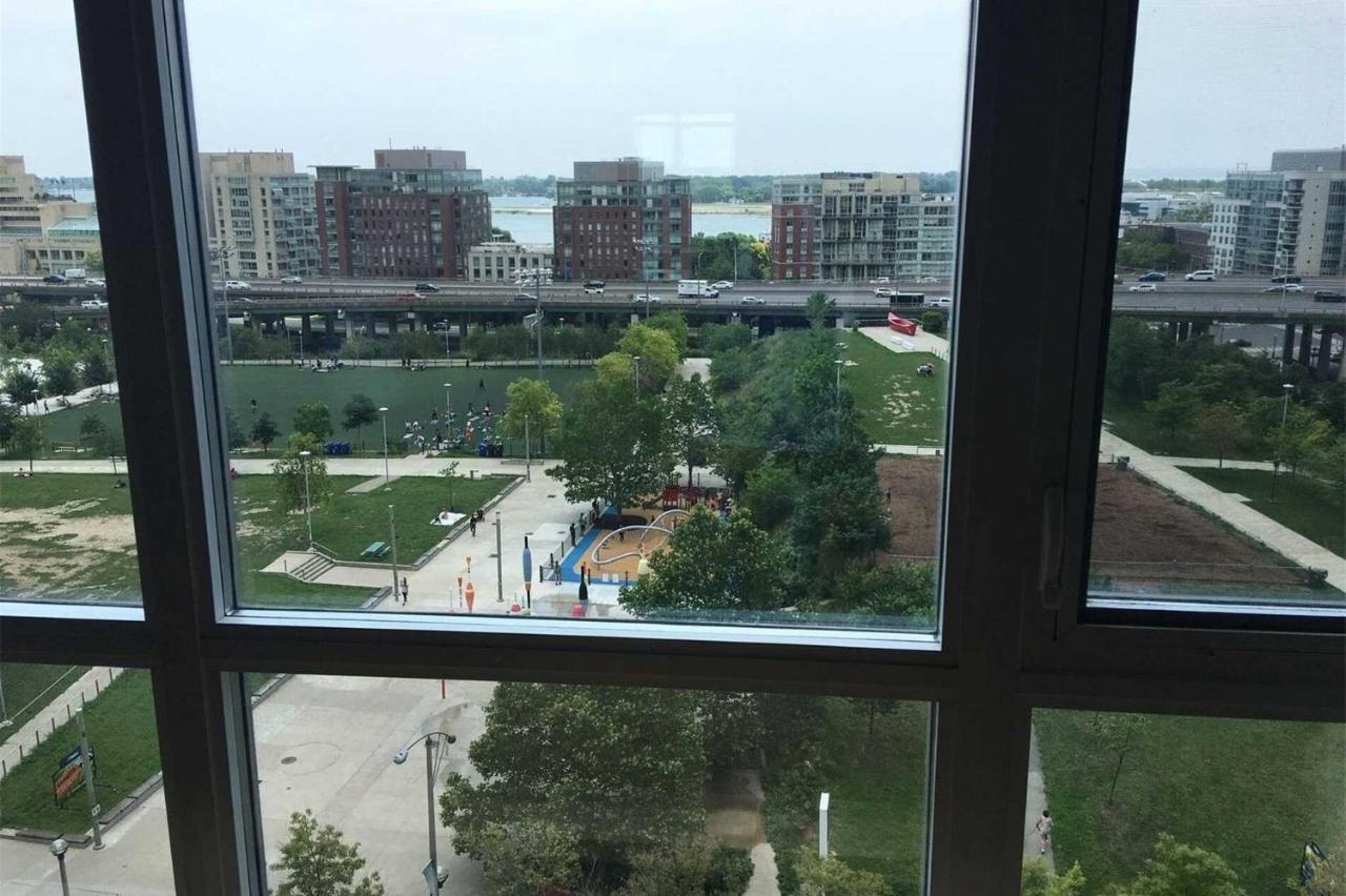 Three-bedroom With Free Parking Nearby Cn Tower With Lake View *