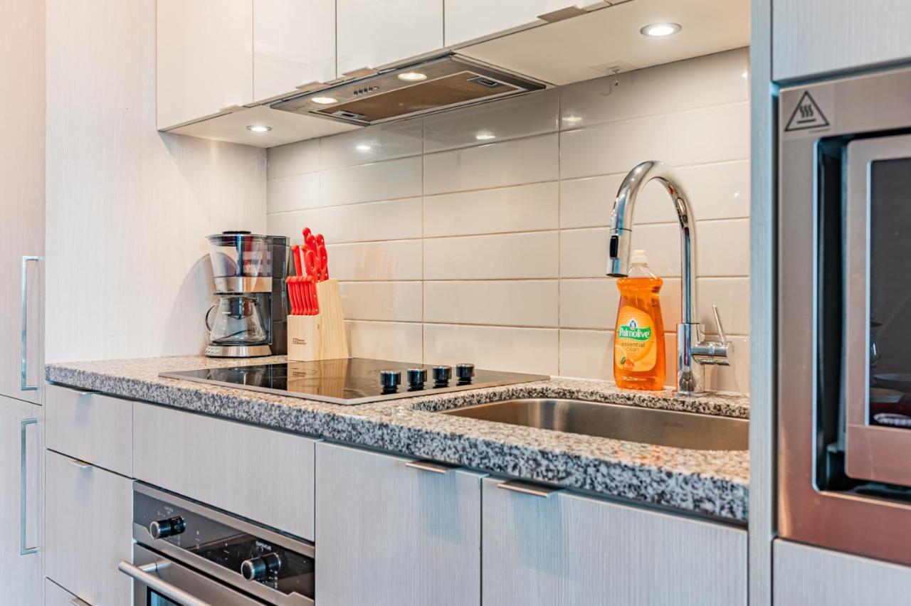 Lovely In Downtown Core Apartment Toronto