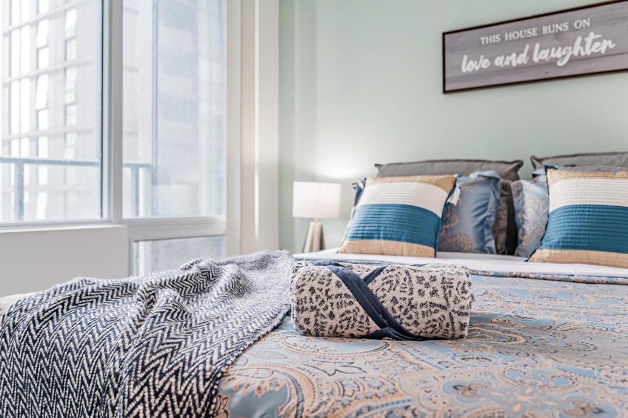 Apartment Lovely In Downtown Core Toronto