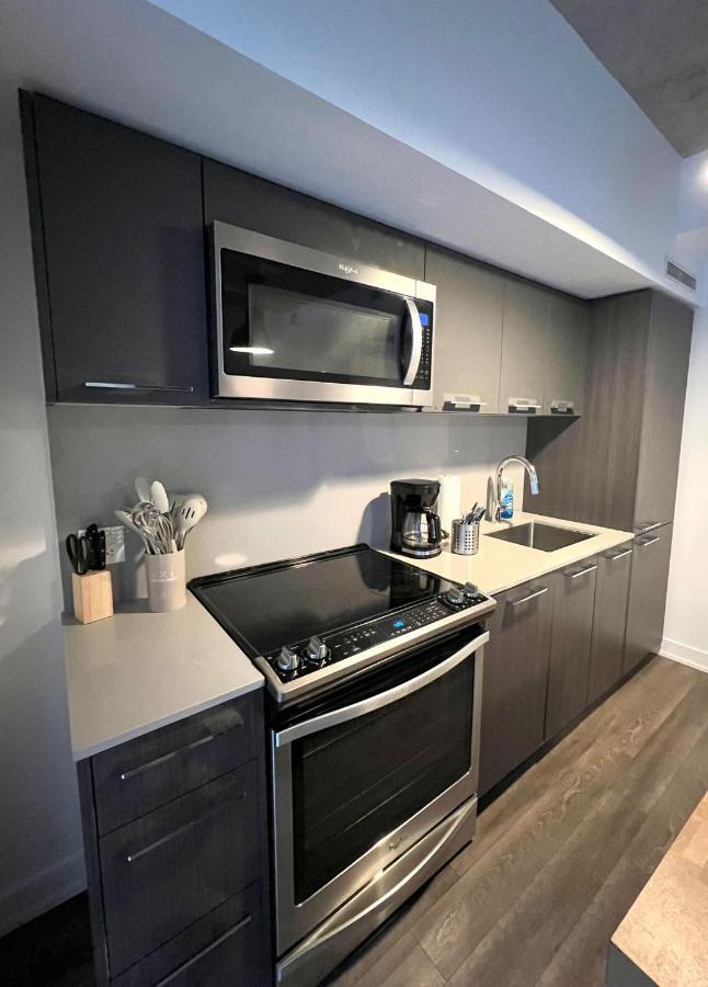 Apartment Exquisite One Bedroom Toronto