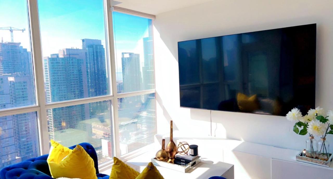 Luxury Cn Tower View Apartment Toronto