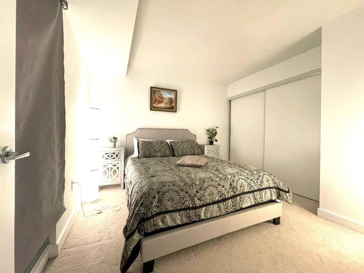 Three-bedroom With Free Parking Nearby Cn Tower With Lake View Apartment *