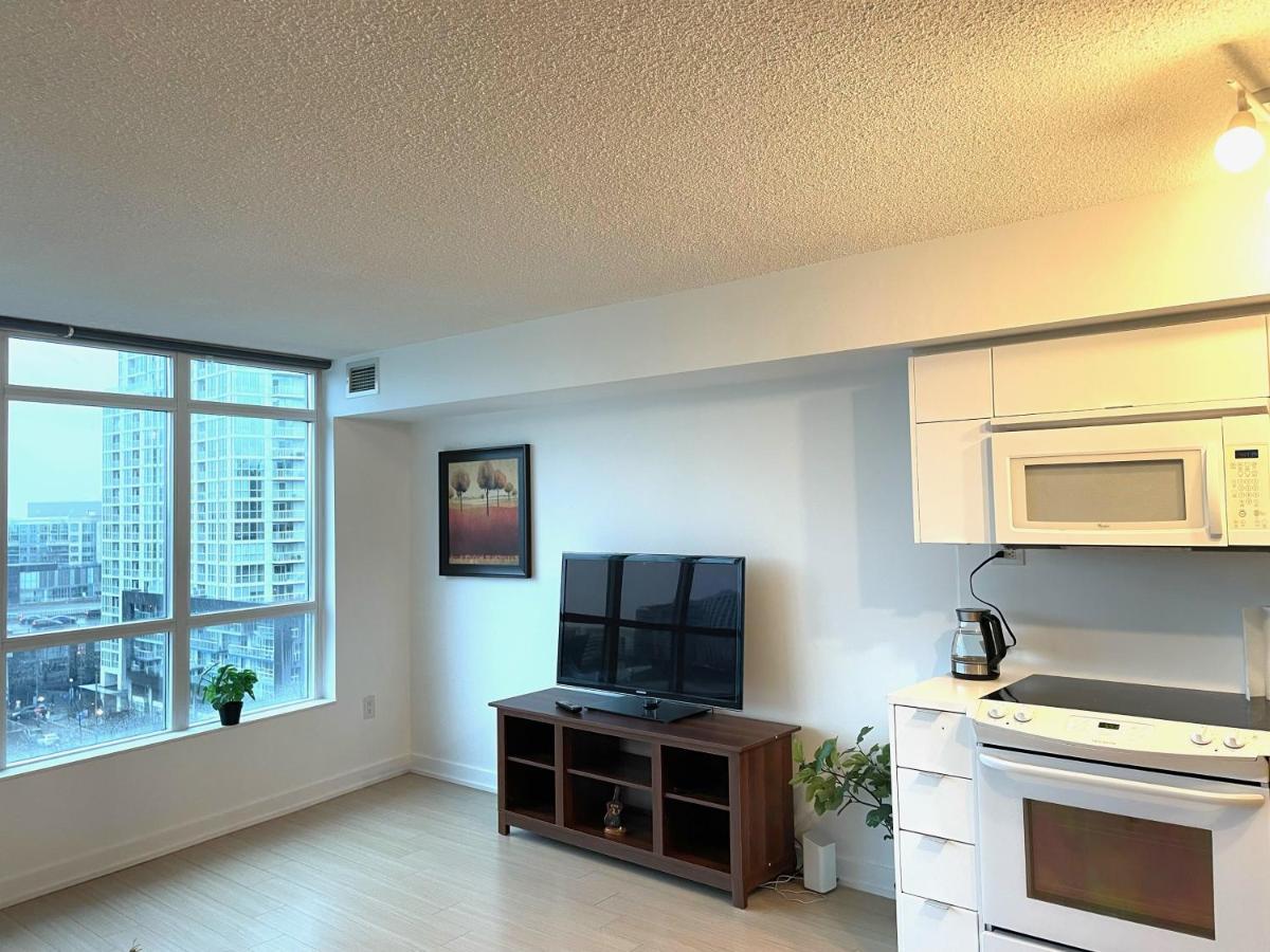 Apartment Three-bedroom With Free Parking Nearby Cn Tower With Lake View Toronto