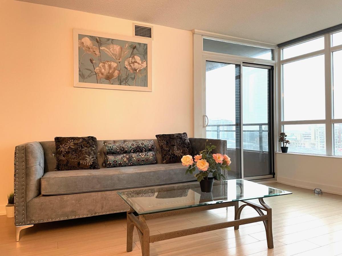 Three-bedroom With Free Parking Nearby Cn Tower With Lake View *