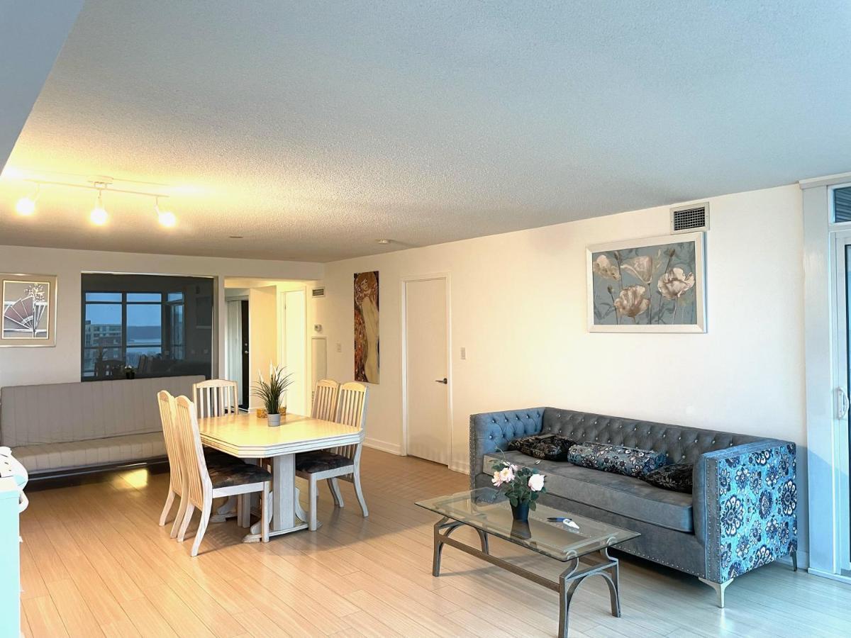Three-bedroom With Free Parking Nearby Cn Tower With Lake View Toronto