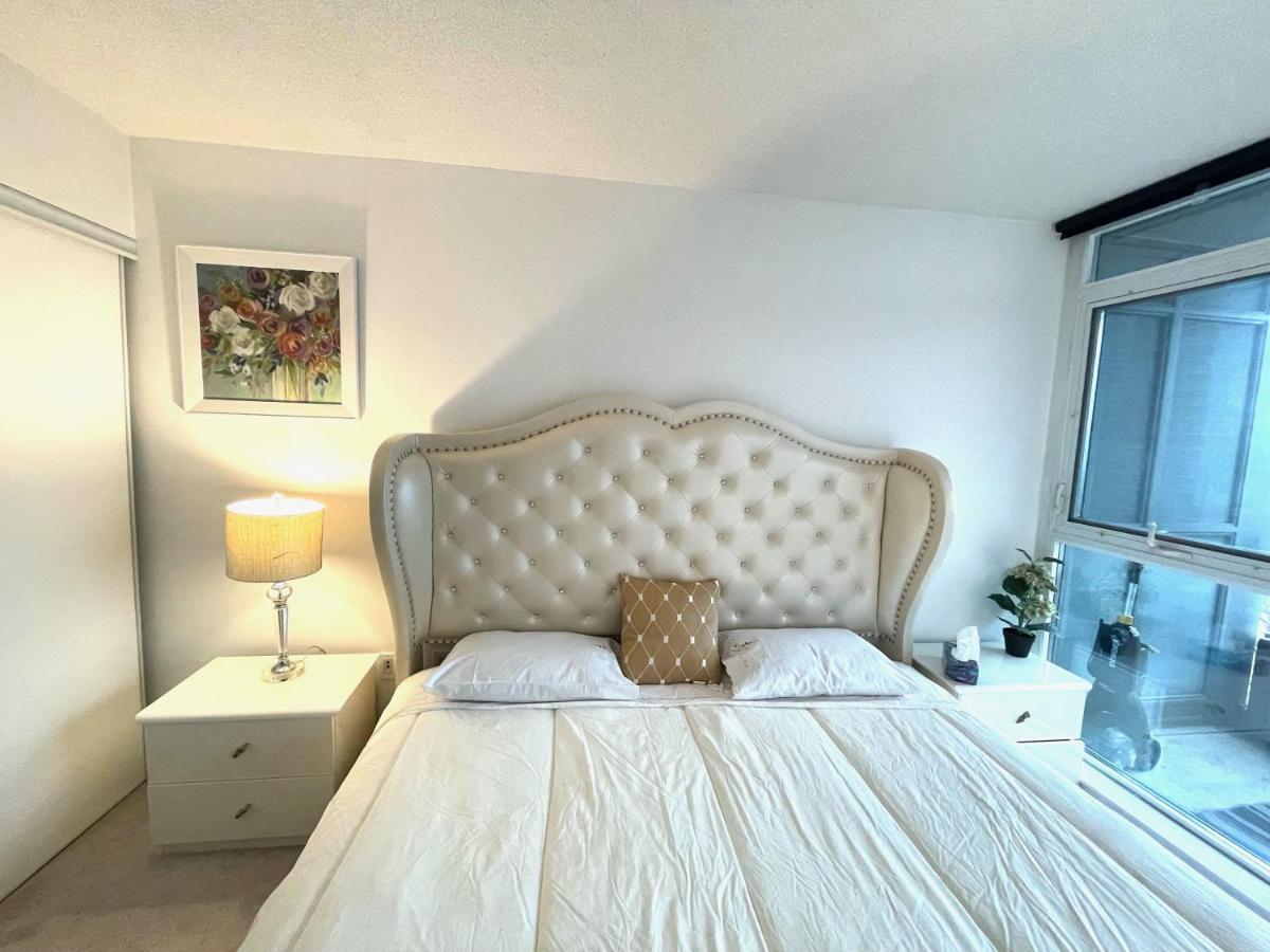 Three-bedroom With Free Parking Nearby Cn Tower With Lake View *