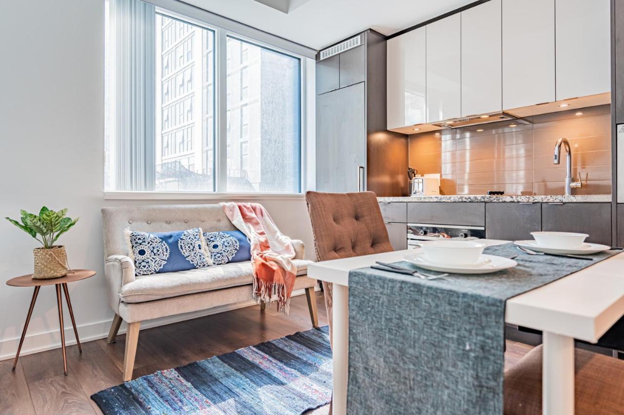 Apartment Lovely In Downtown Core Toronto