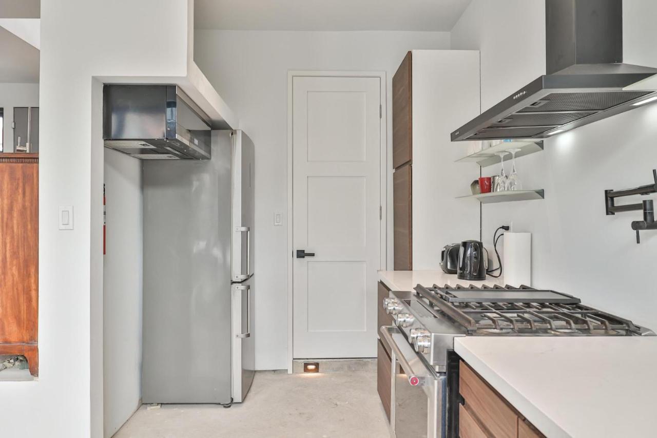 New Modern 1400 Sq Ft Coach House Near Everything Toronto