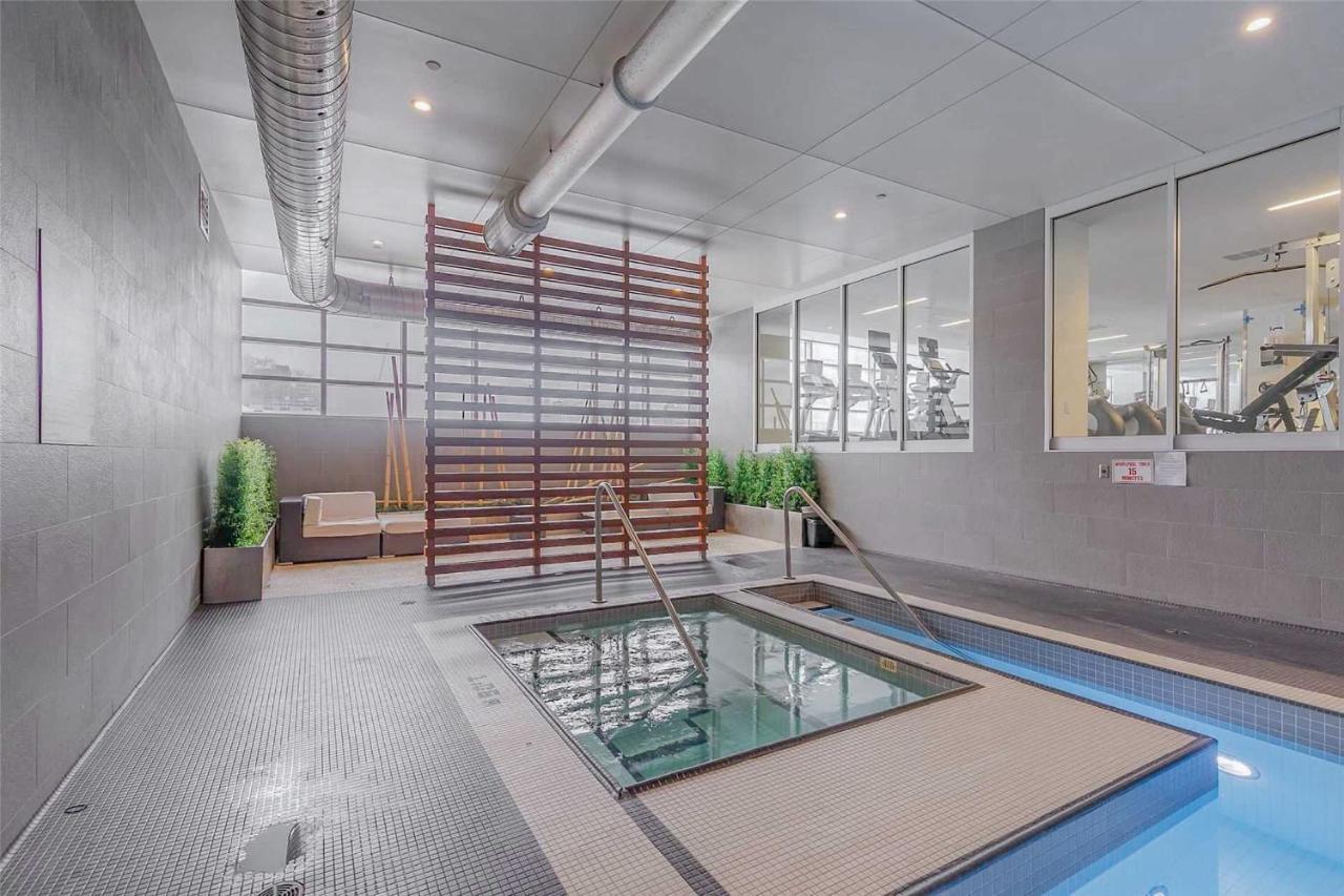 Apartment Three-bedroom With Free Parking Nearby Cn Tower With Lake View Toronto