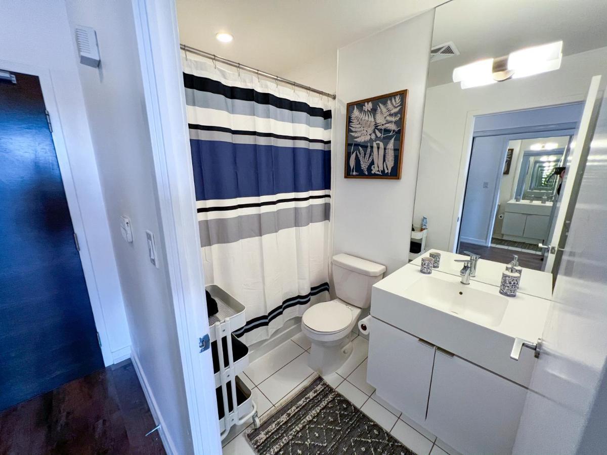 Simply Comfort. Elegant Dan Lecki Toronto