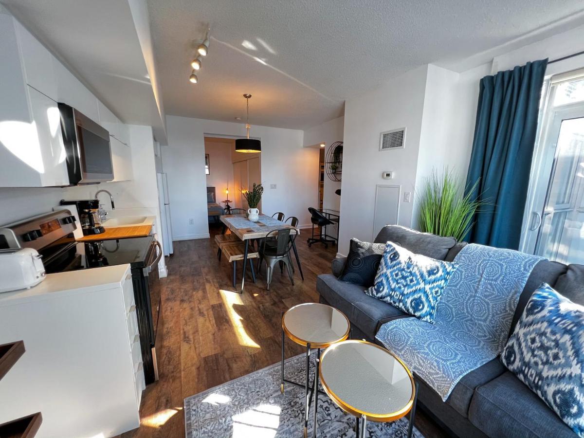 Simply Comfort. Elegant Dan Lecki Toronto