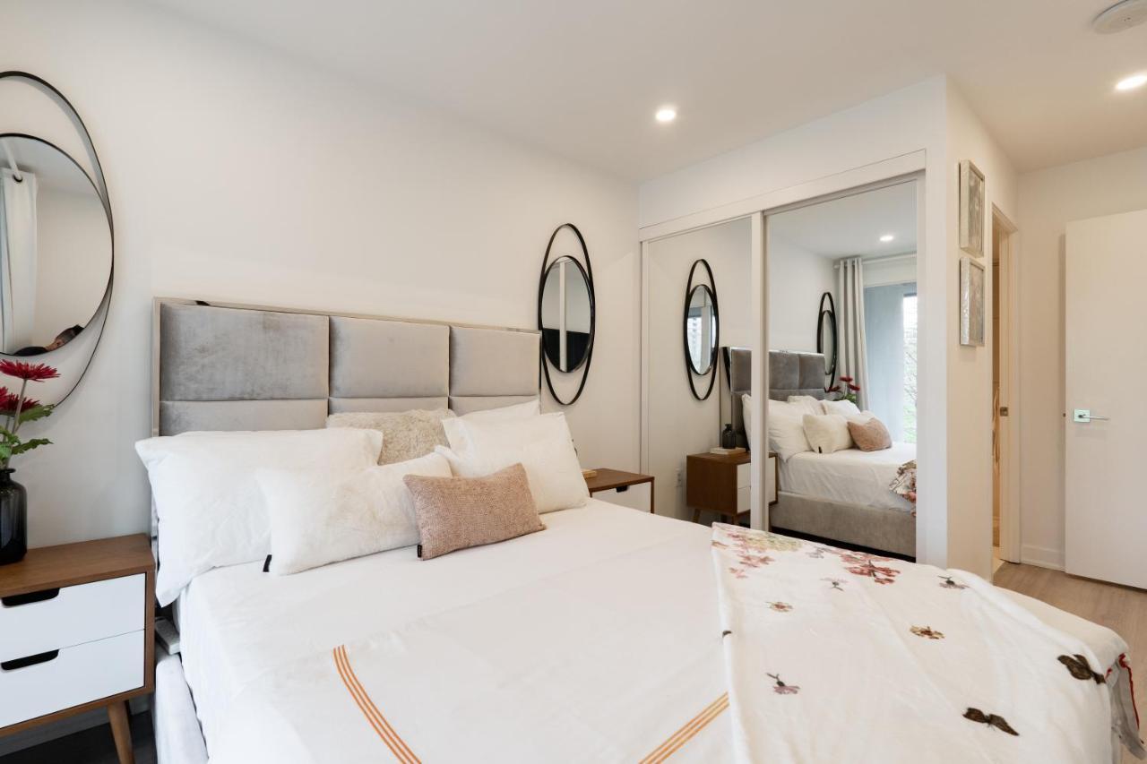 Chic 2 Bedroom 2.5 Bath Downtown Apartment *