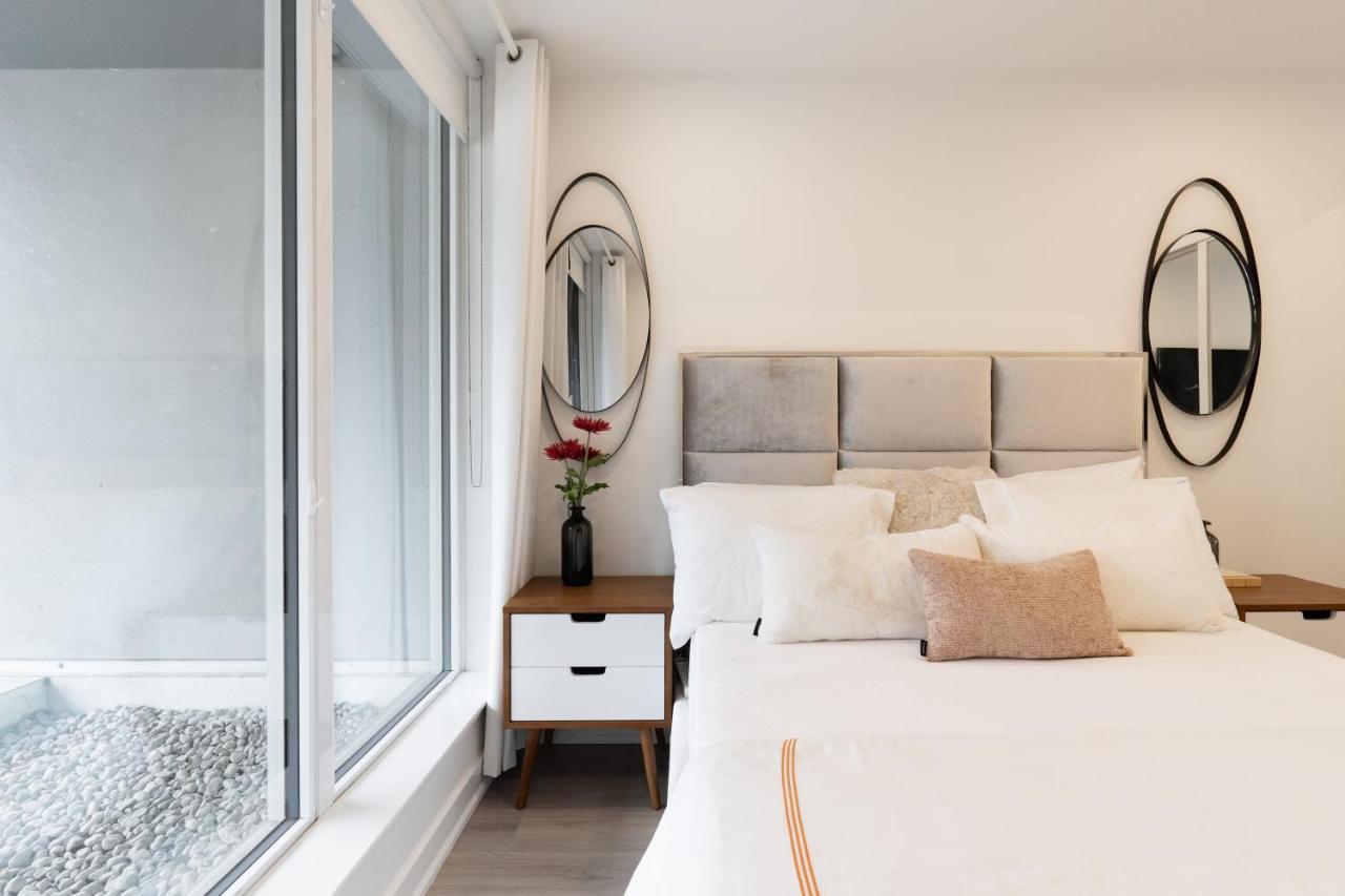 Apartment Chic 2 Bedroom 2.5 Bath Downtown Toronto