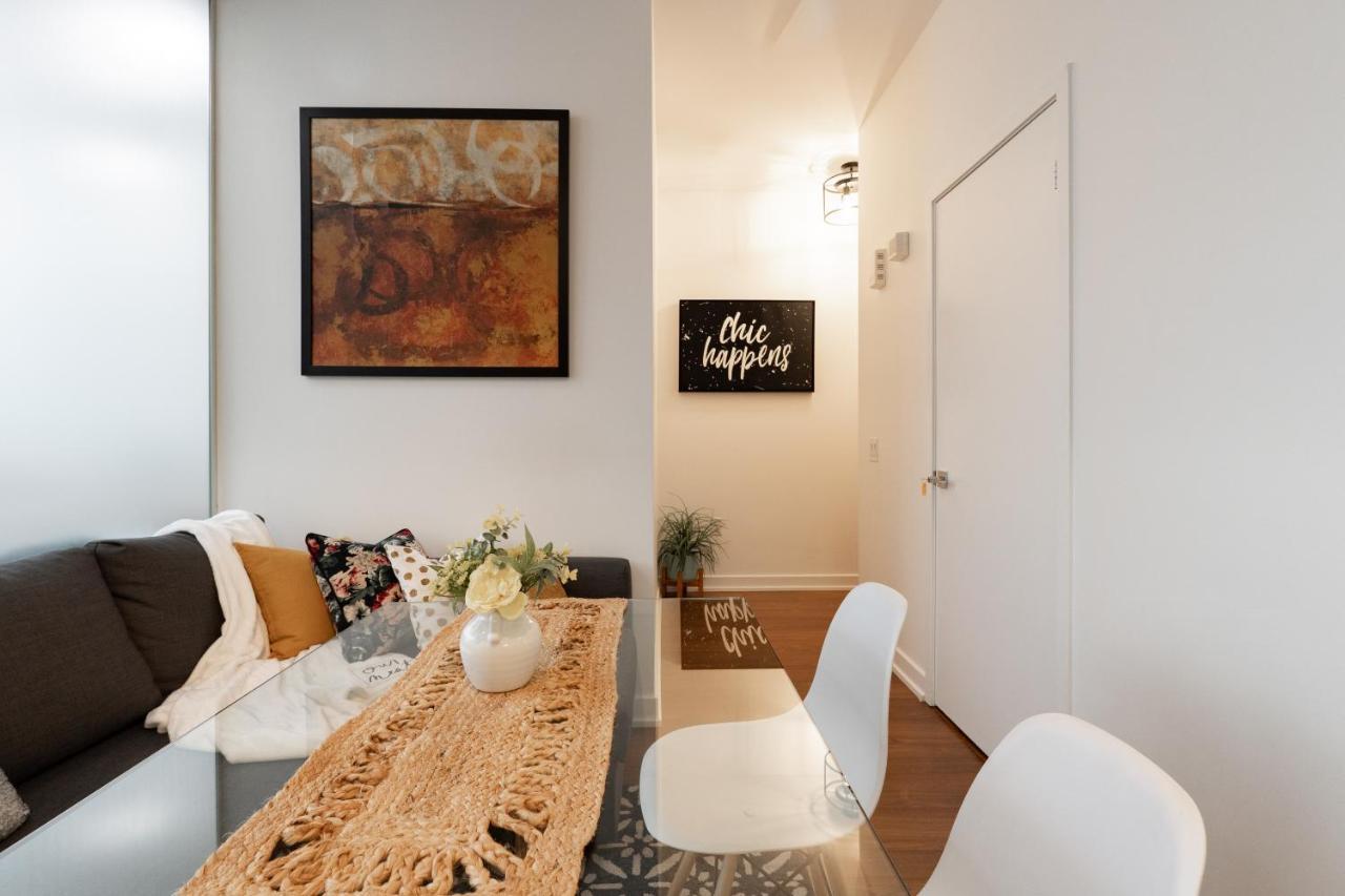 Chic 2 Bedroom 2.5 Bath Downtown Apartment