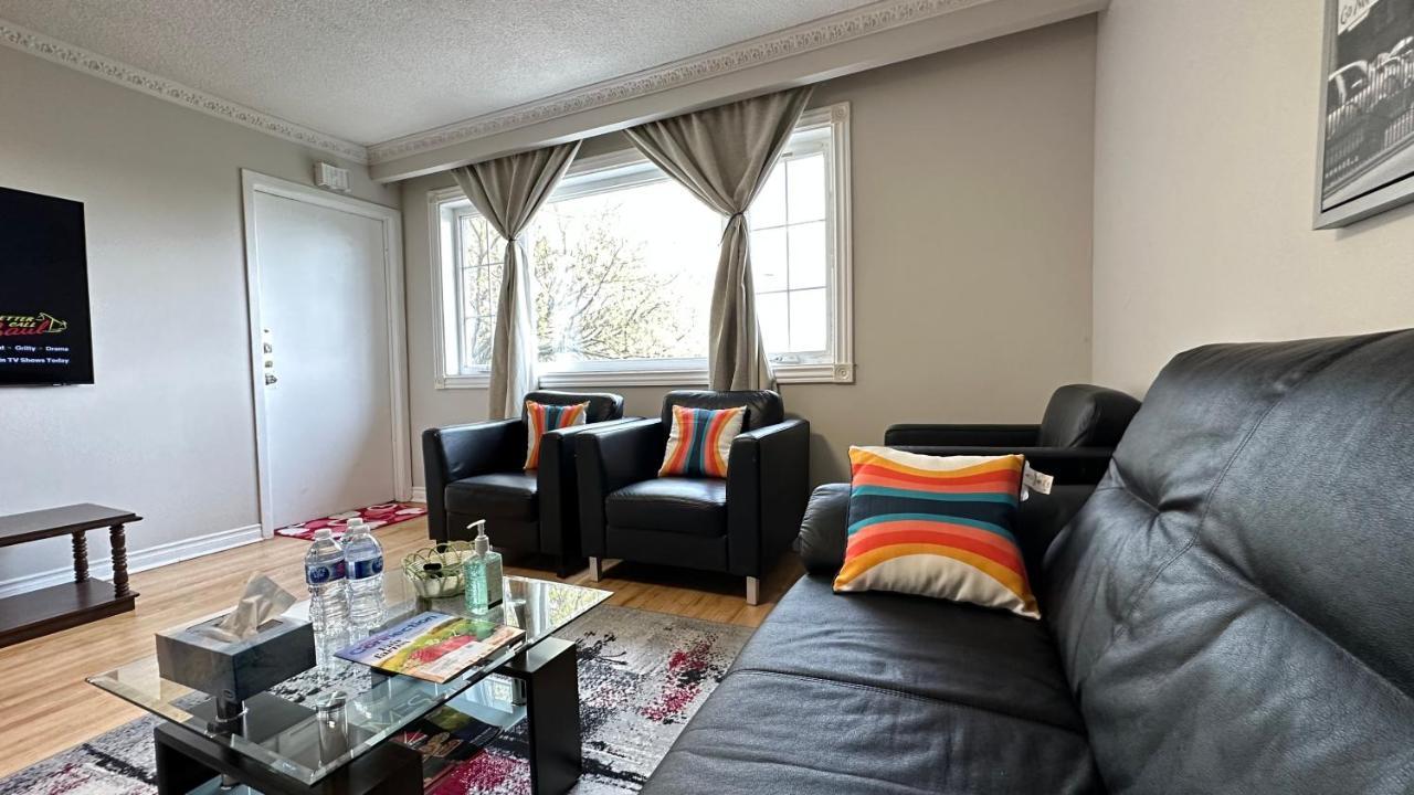 Full Privacy House With Free Parkings Toronto