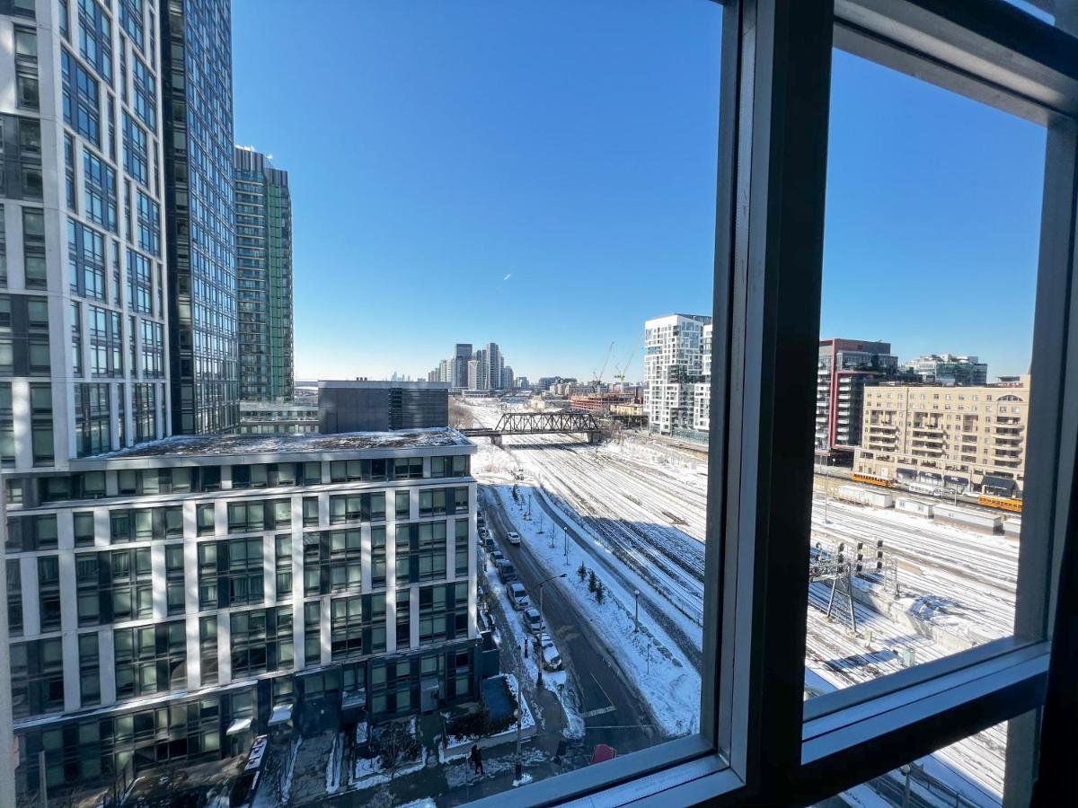 Apartment Simply Comfort. Elegant Dan Lecki Toronto
